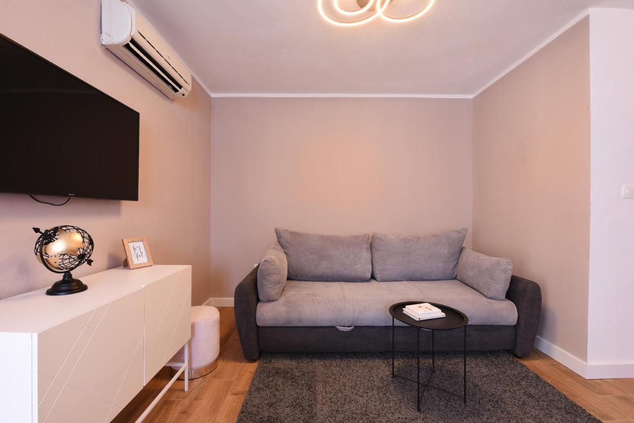 Malako Family Apartments Seline Eksteriør bilde