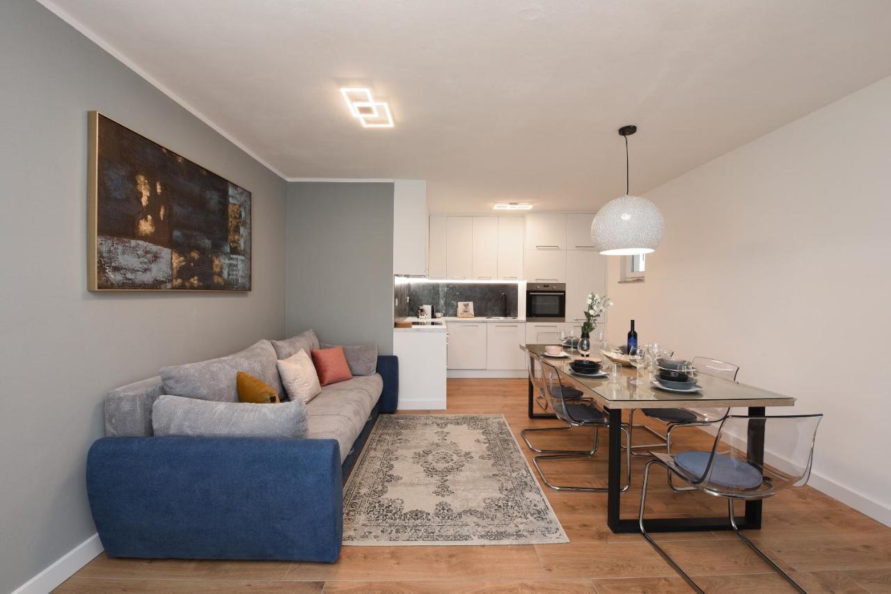 Malako Family Apartments Seline Eksteriør bilde