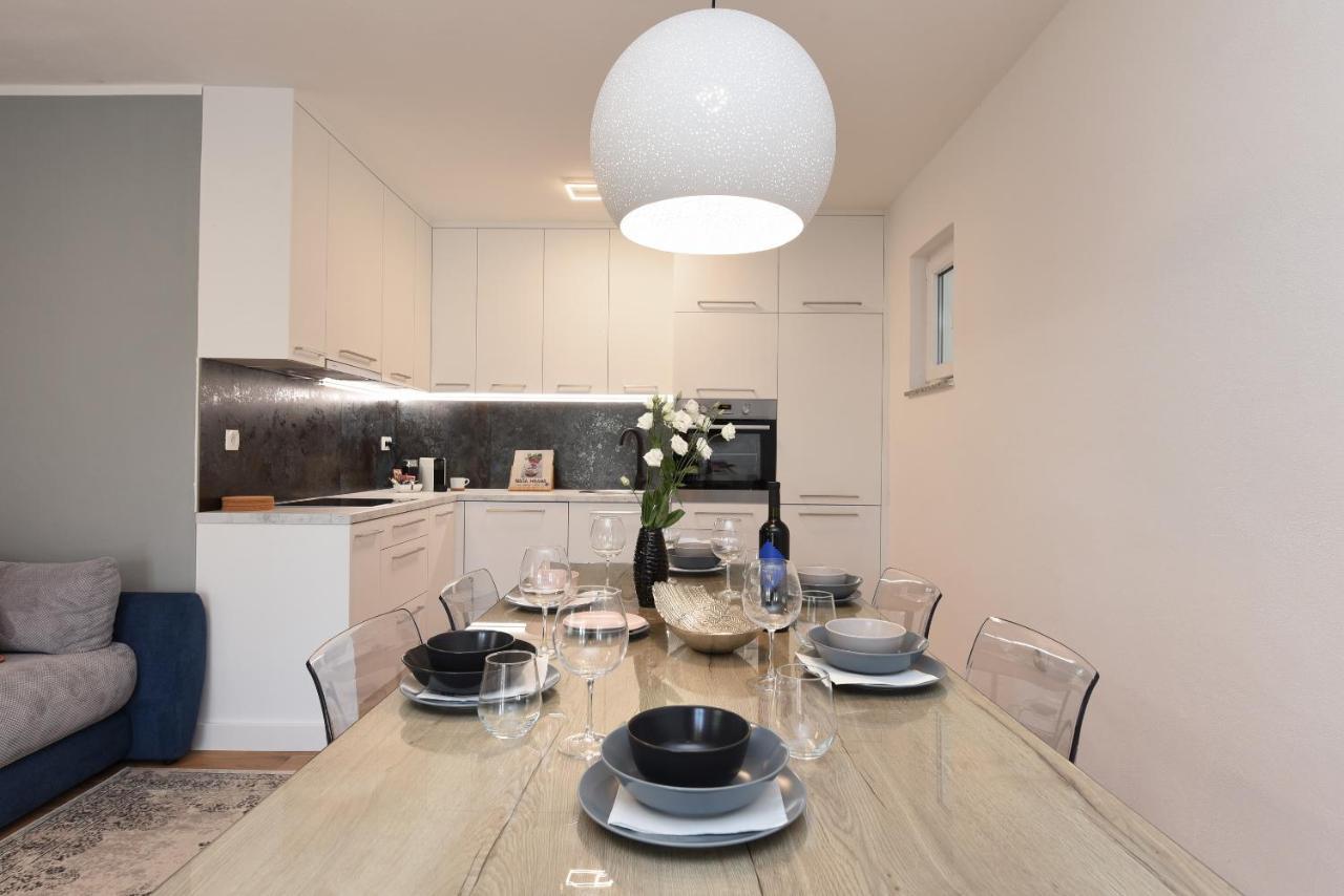 Malako Family Apartments Seline Eksteriør bilde