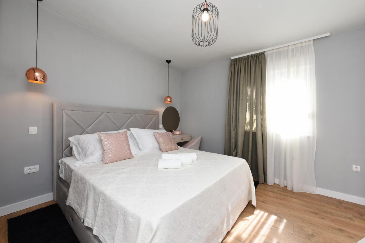 Malako Family Apartments Seline Eksteriør bilde
