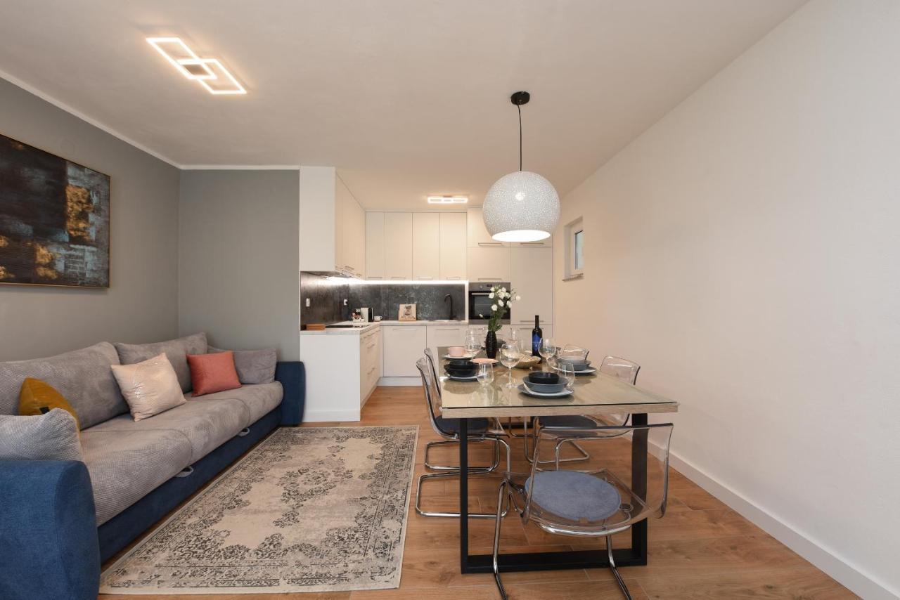 Malako Family Apartments Seline Eksteriør bilde
