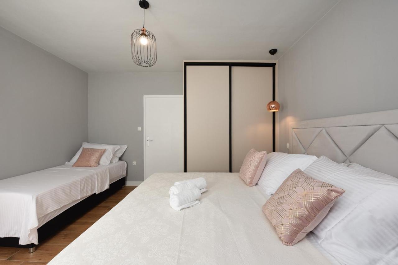 Malako Family Apartments Seline Eksteriør bilde