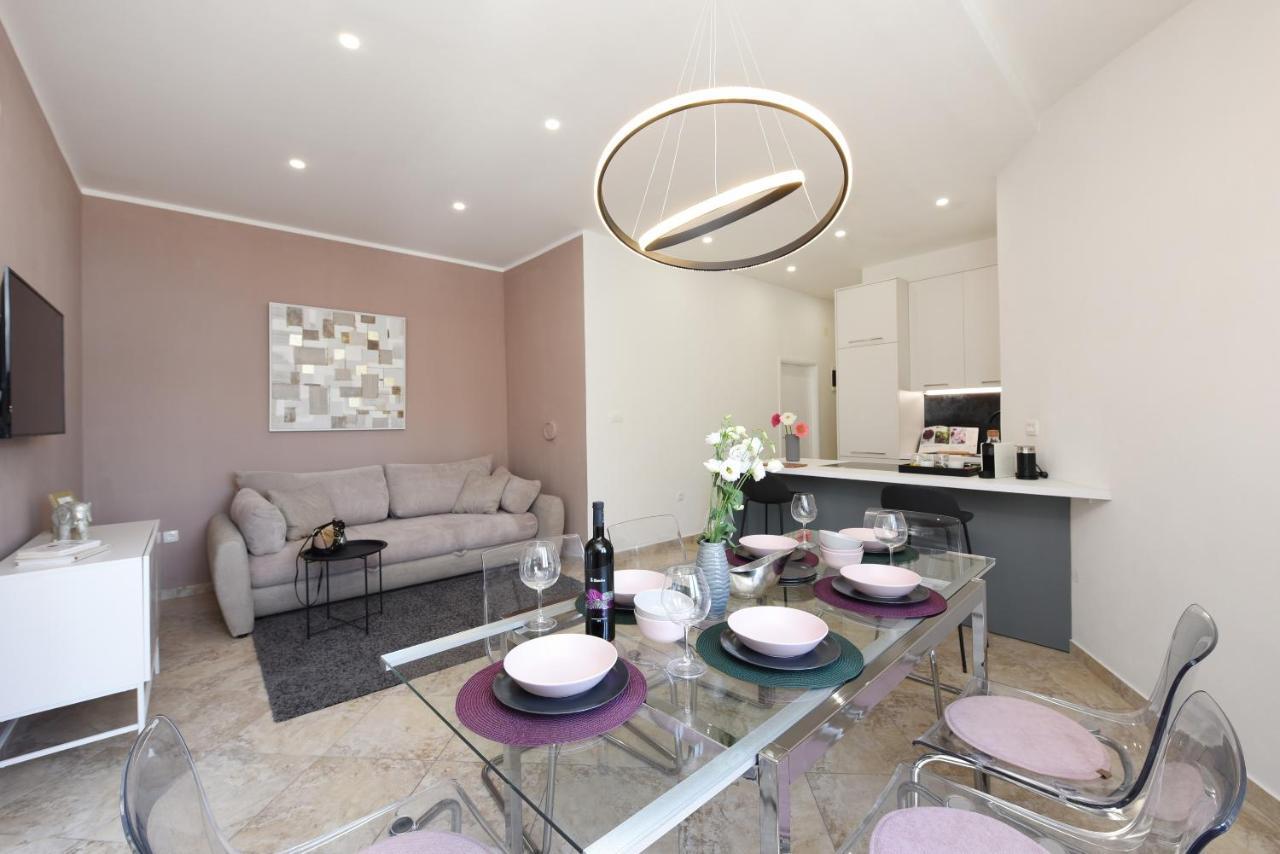 Malako Family Apartments Seline Eksteriør bilde