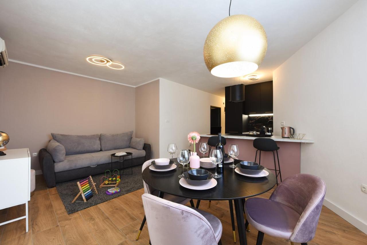 Malako Family Apartments Seline Eksteriør bilde