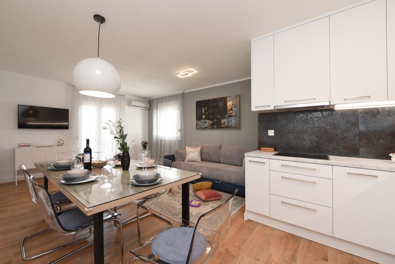 Malako Family Apartments Seline Eksteriør bilde
