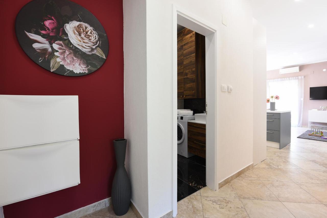 Malako Family Apartments Seline Eksteriør bilde