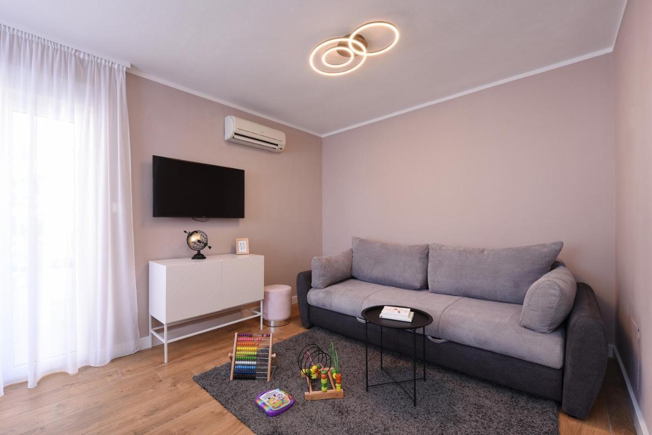 Malako Family Apartments Seline Eksteriør bilde