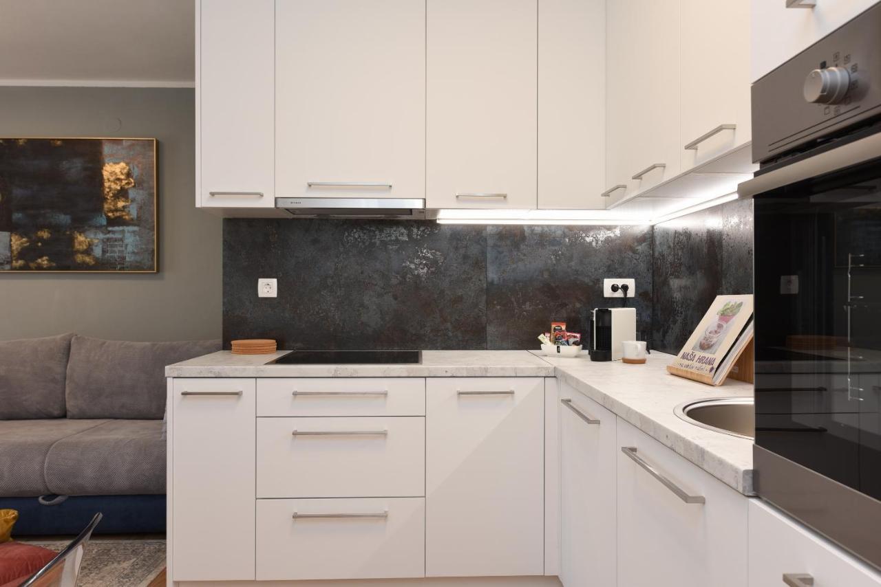 Malako Family Apartments Seline Eksteriør bilde