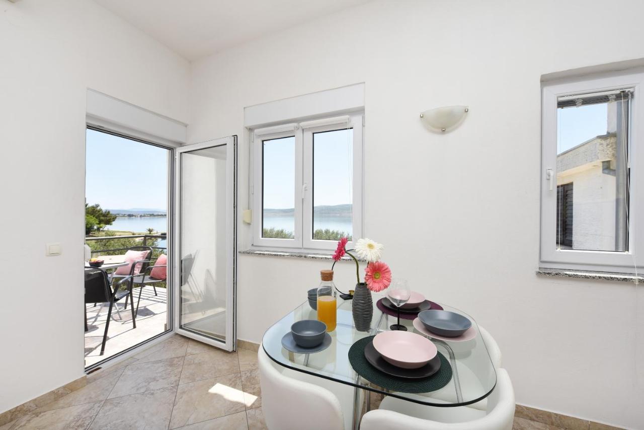 Malako Family Apartments Seline Eksteriør bilde