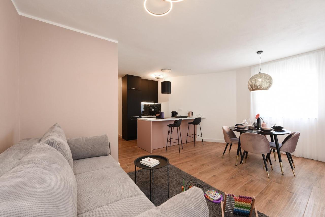 Malako Family Apartments Seline Eksteriør bilde