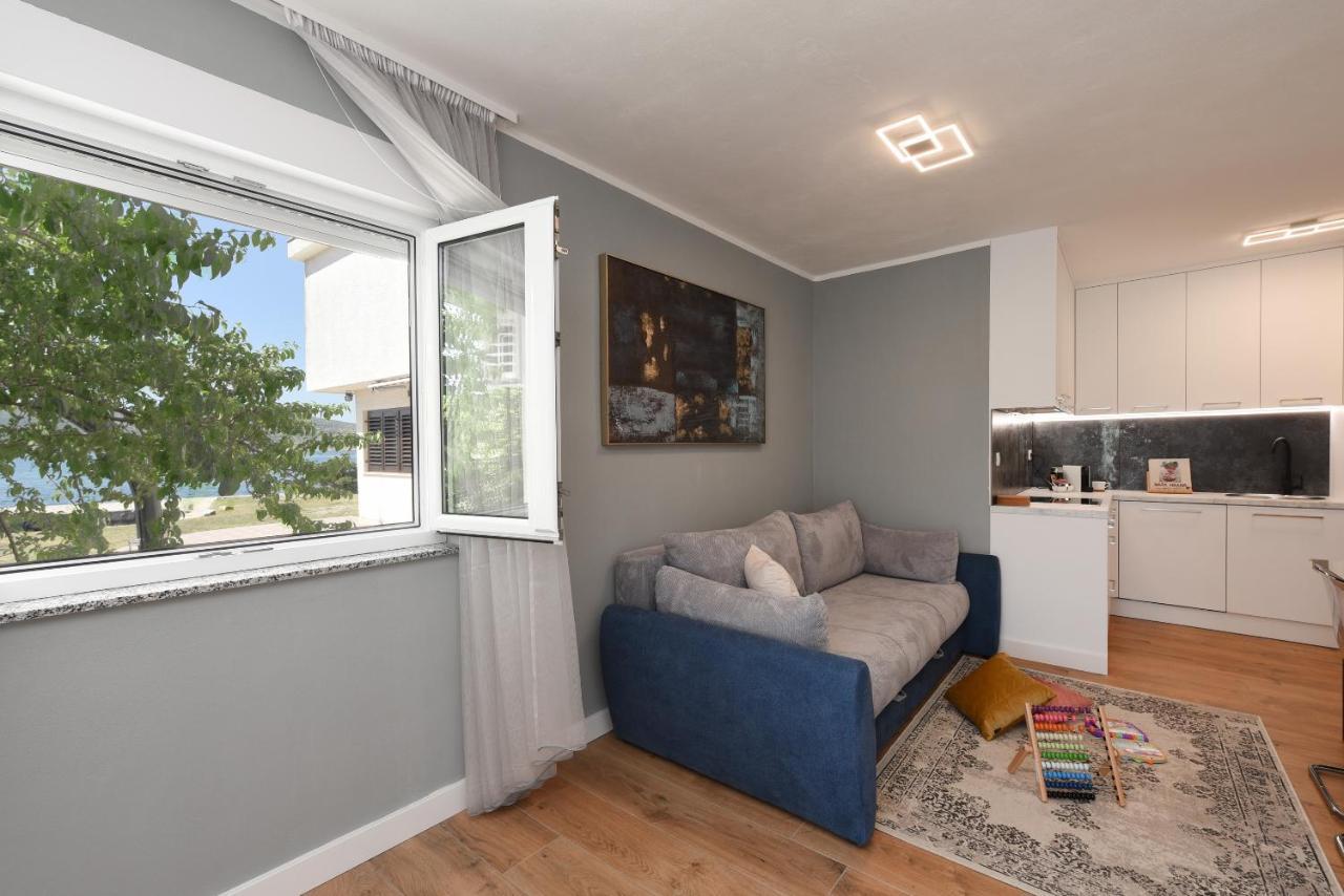 Malako Family Apartments Seline Eksteriør bilde