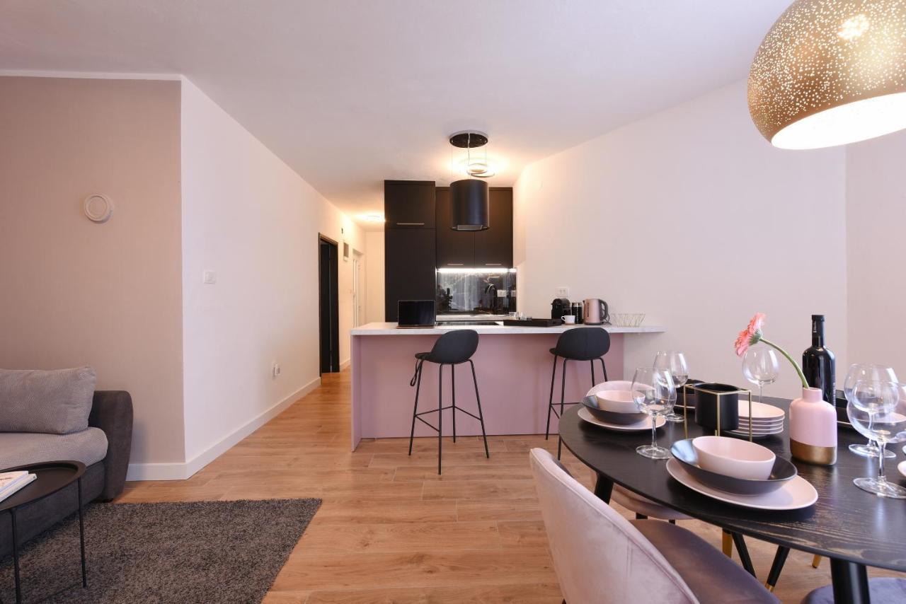 Malako Family Apartments Seline Eksteriør bilde