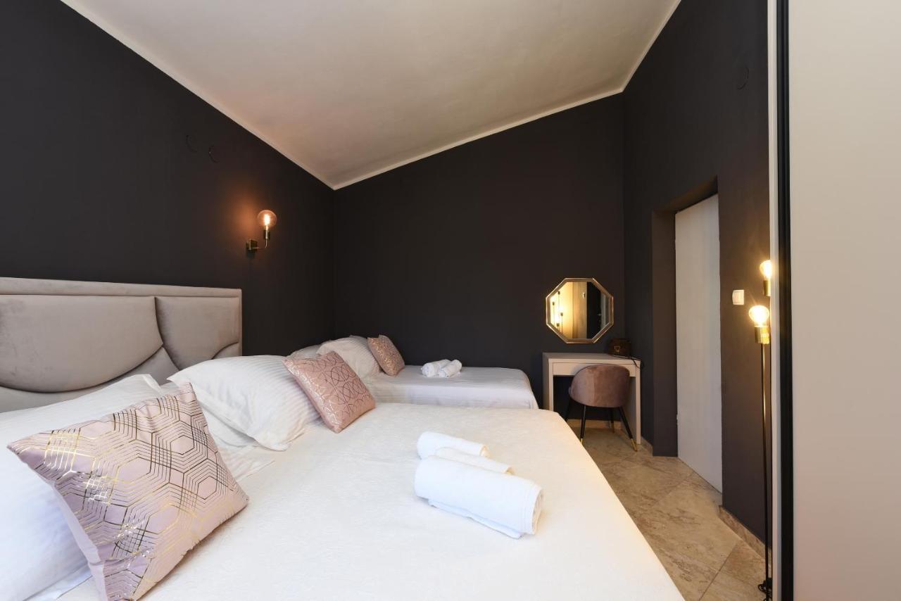 Malako Family Apartments Seline Eksteriør bilde