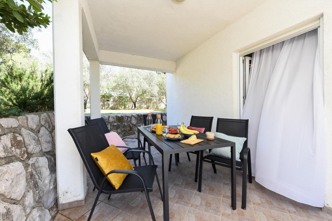 Malako Family Apartments Seline Eksteriør bilde
