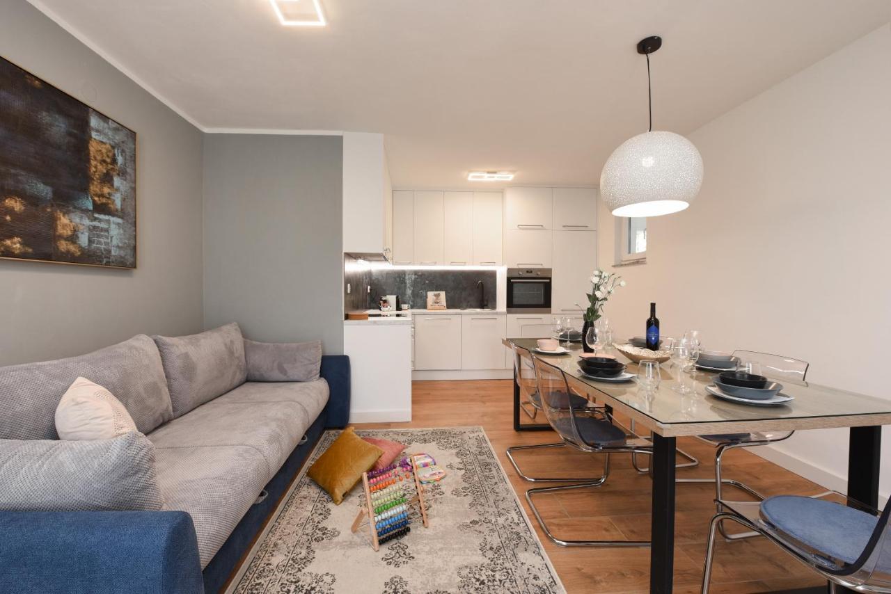 Malako Family Apartments Seline Eksteriør bilde
