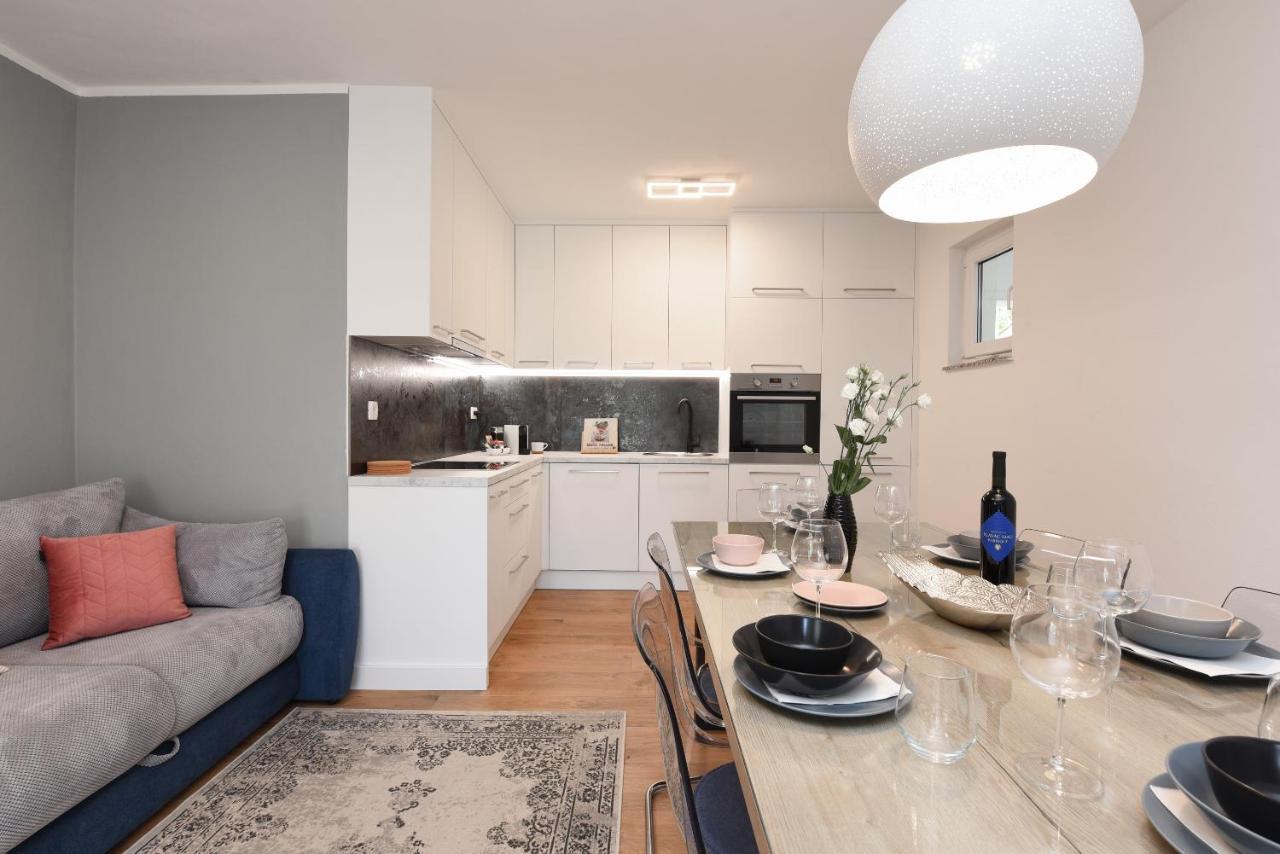 Malako Family Apartments Seline Eksteriør bilde