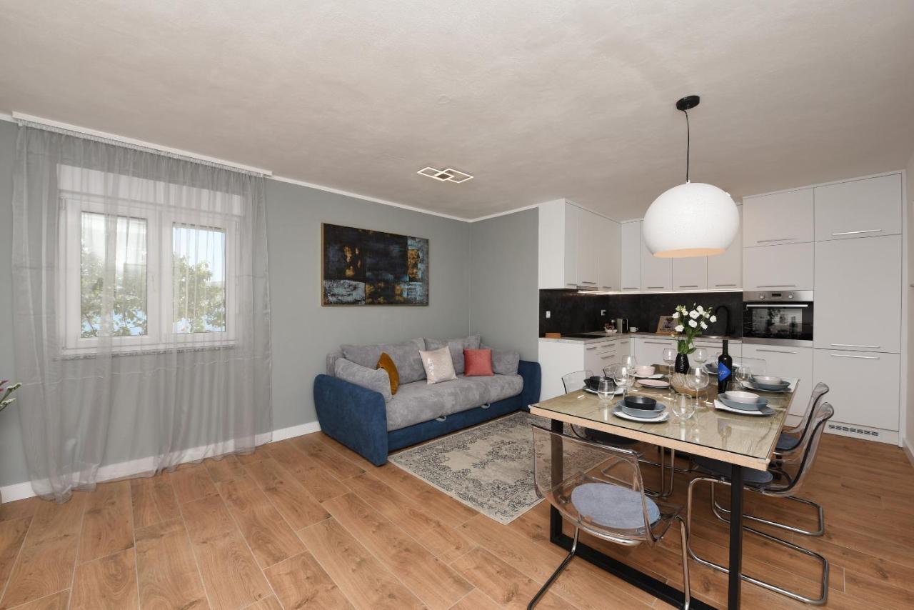 Malako Family Apartments Seline Eksteriør bilde