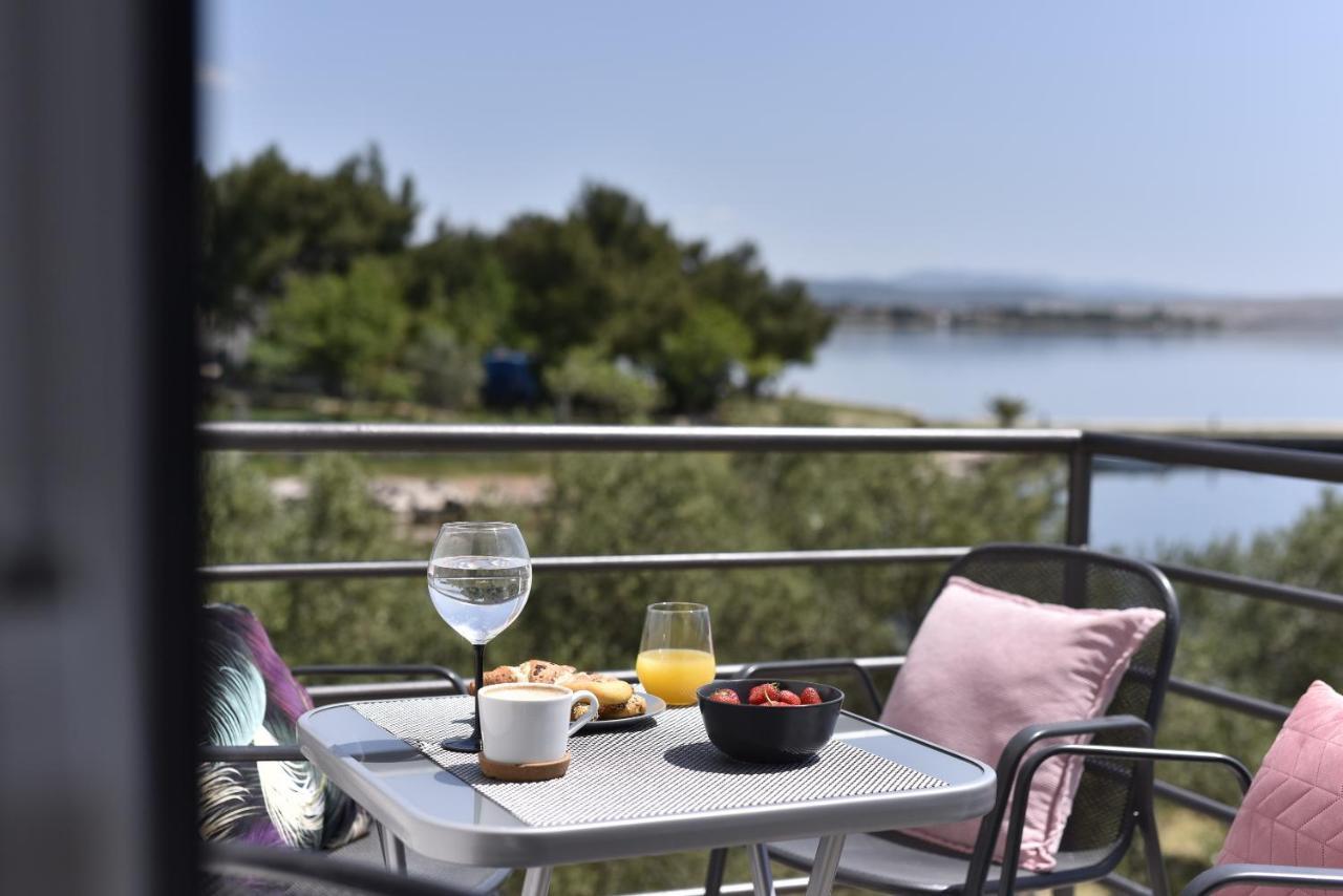Malako Family Apartments Seline Eksteriør bilde